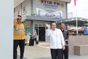 Kedatangan Syarikat Islam Bukittinggi Disambut Lima (5) Orang Doktor Sekaligus pada Konsolidasi dan Lokakarya di Sekolah Tinggi Ilmu Hukum Putri Maharaja Payakumbuh Kedatangan Syarikat Islam Bukittinggi Disambut Lima (5) Orang Doktor Sekaligus pada Konsolidasi dan Lokakarya di Sekolah Tinggi Ilmu Hukum Putri Maharaja Payakumbuh